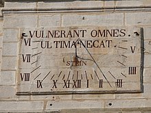 Cadran solaire avec l'inscription en latin Vulnerant omnes, ultima necat.