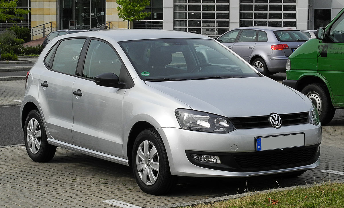 File:VW Polo Trendline (V) – Frontansicht, 12. Juni 2011, Düsseldorf.jpg -  Wikimedia Commons