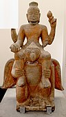 Vishnou sur sa monture, Garuda. Fin du style Mỹ Sơn E1, v. début IXes. Musée Guimet[71]