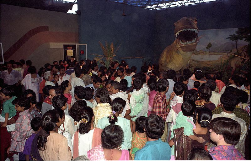 File:Visitors with Tyrannosaurus - Dinosaurs Alive Exhibition - Science City - Calcutta 1995-June-July 525.JPG