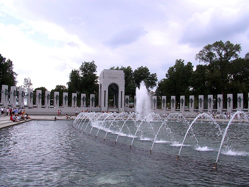 File:WWII Memorial Pacific fountain.jpg