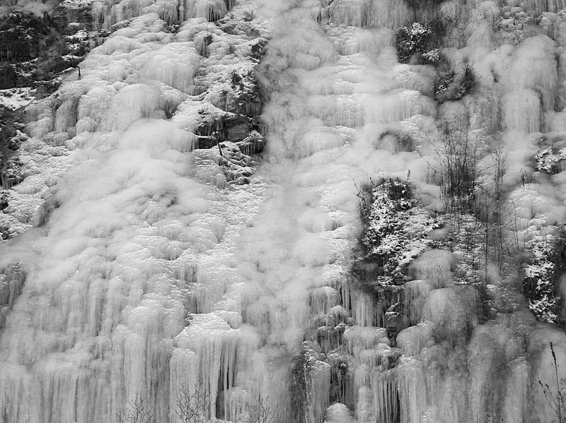 Ice cascade