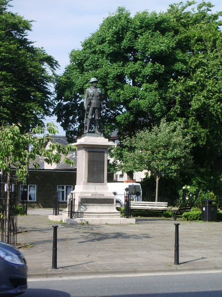 File:War Memorial, Market Street, Carnforth - geograph.org.uk - 846243.jpg