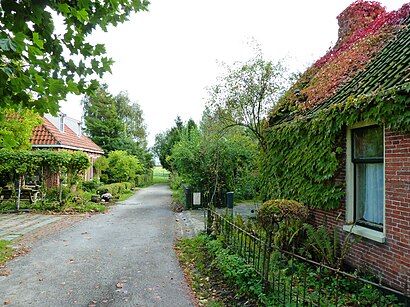 So kommt man zu Warfhuizen mit den Öffentlichen - Mehr zum Ort Hier