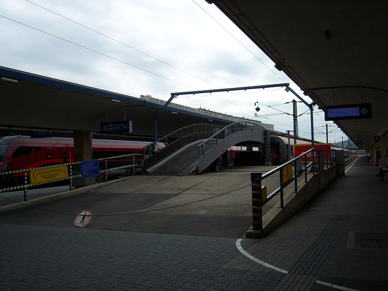 File:Westbahnhof 03.JPG