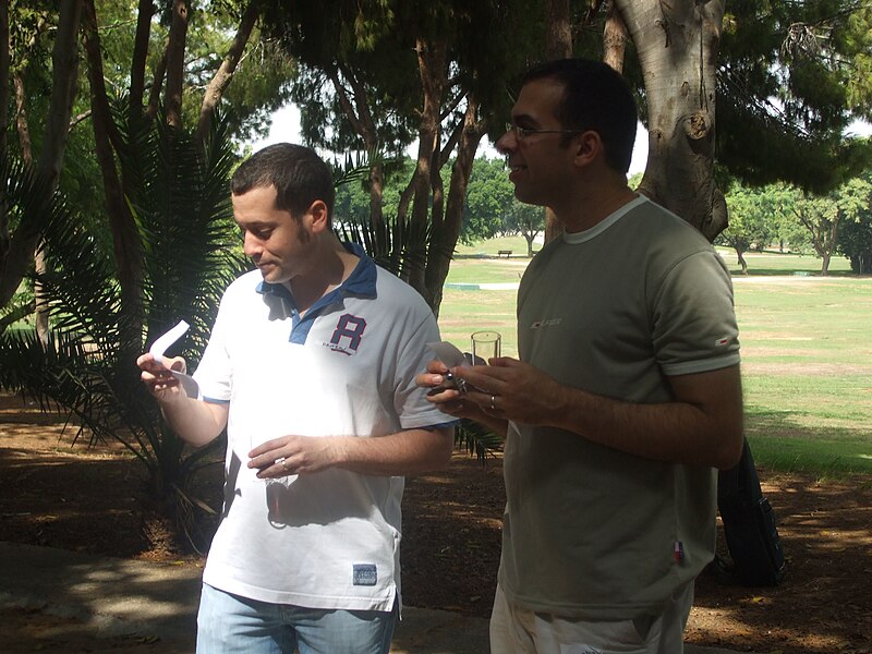 File:Wiki Sukkot 2009 meeting 17.jpg