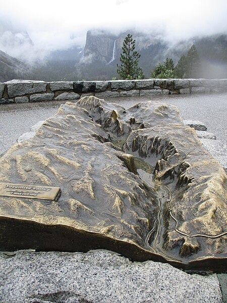 Datei:Yosemite Valley Modell.jpg