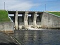 Polski: Most na zaporze w Chańczy English: The bridge on the Chańcza dam on the Czarna Staszowska River, Poland