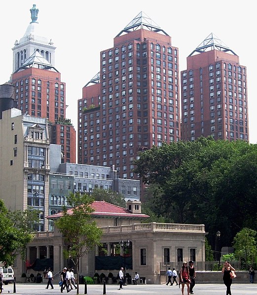 File:Zeckendorf Towers over Union Square.jpg