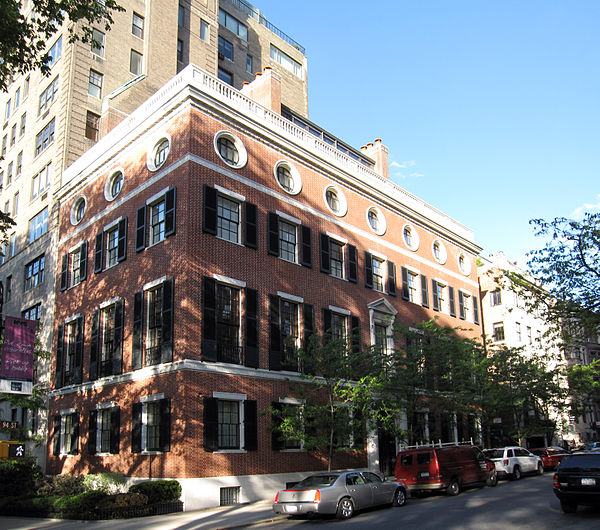 Dorothy's New York residence at 1130 Fifth Avenue