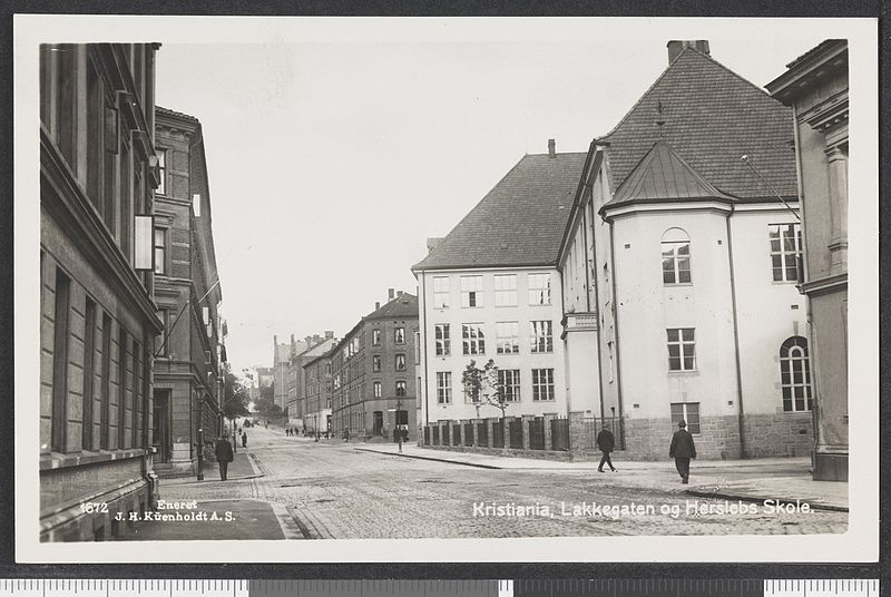 File:1672 Kristiania, Lakkegaten og Herslebs Skole - no-nb digifoto 20151013 00134 bldsa PK11751.jpg