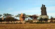 Estátua de uma família de colonos no Monumento Nacional de Settlers de 1820