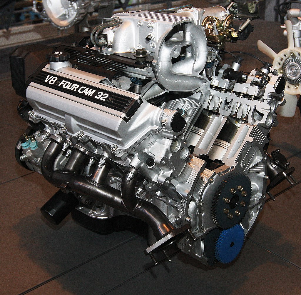 1024px-1989_Toyota_1UZ-FE_Type_engine_re