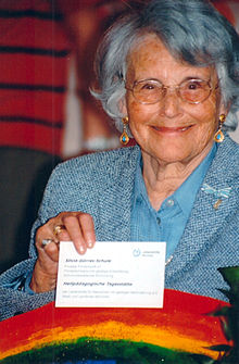 2004 Widmung Silvia-Goerres-Schule.jpg