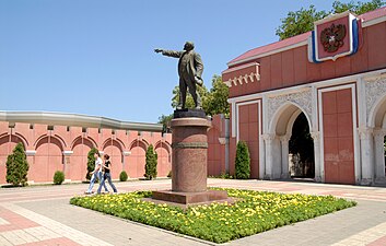 Monumento homaje V. Lenin.