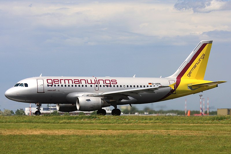 File:2010-06-11 A319 Eurowings D-AKNL EDDB 04.jpg