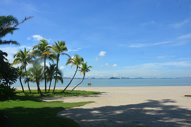 File:201906 Garden and beach outside of Marina Hotel, Forest City, Johor 7.jpg