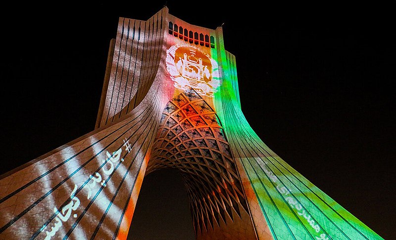File:3595265 نورپردازی برج آزادی برای همدردی با افغانستان.jpg