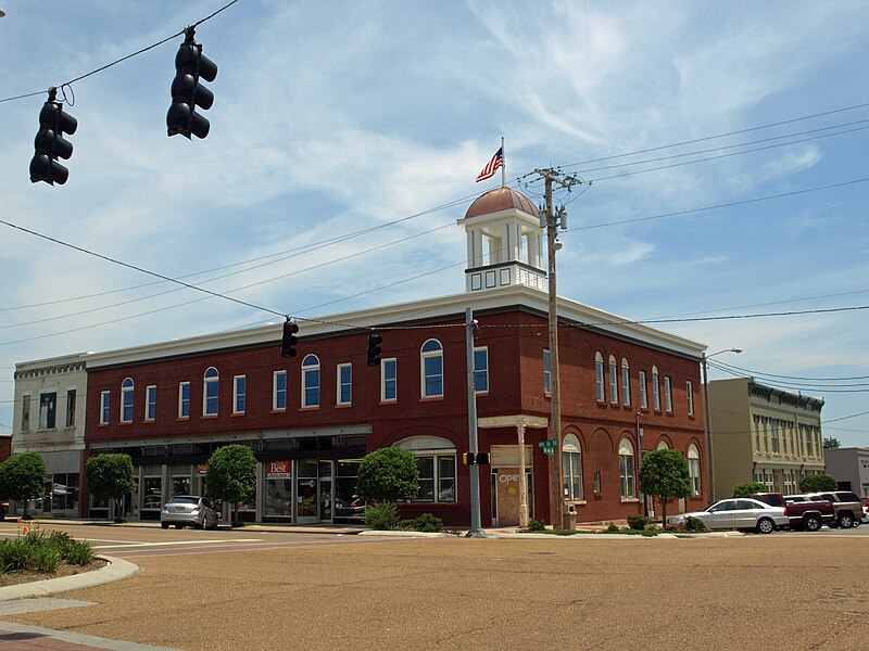 File:401 1st Avenue SE Cullman July 2012.jpg