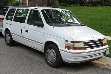 Додж вояджер. Plymouth Voyager 1995. Плимут Гранд Вояджер 1992. Плимут Вояджер 1995. Крайслер Гранд Вояджер 1992.