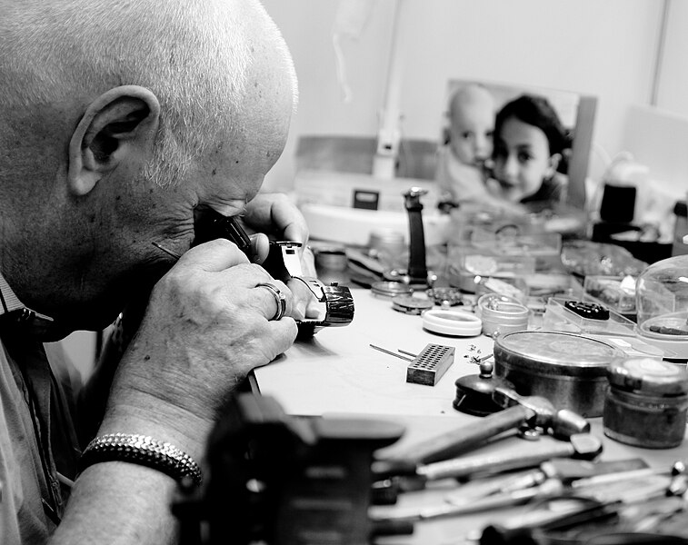 File:98333 watchmaker at his work PikiWiki Israel.jpg