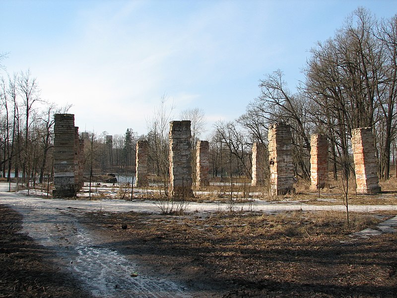 File:Admiralteystvo, Gatchina, 2008.jpg