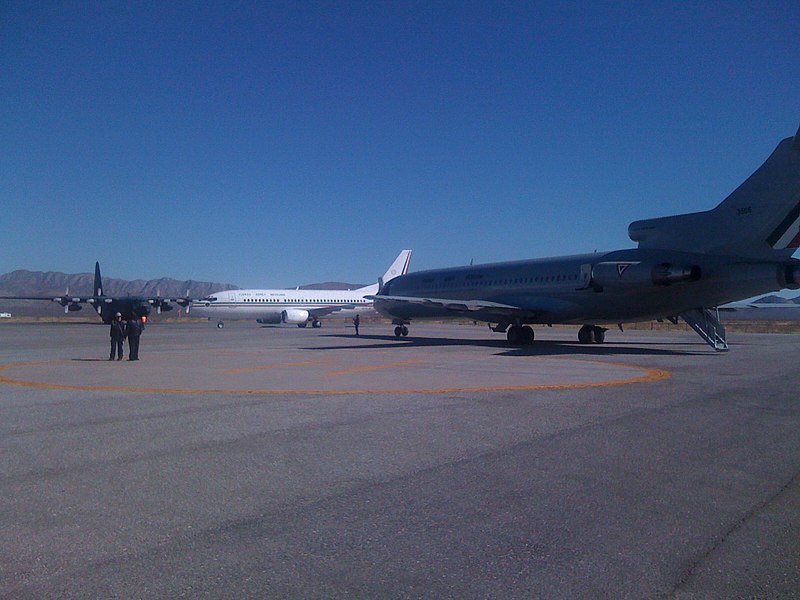 File:Aeropuerto Chihuahua, plataforma - panoramio.jpg