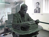 Alan Turing's statue at Bletchley Park Alan Turing.jpg