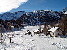 Devero in winter Alpe Devero-panorama.jpg