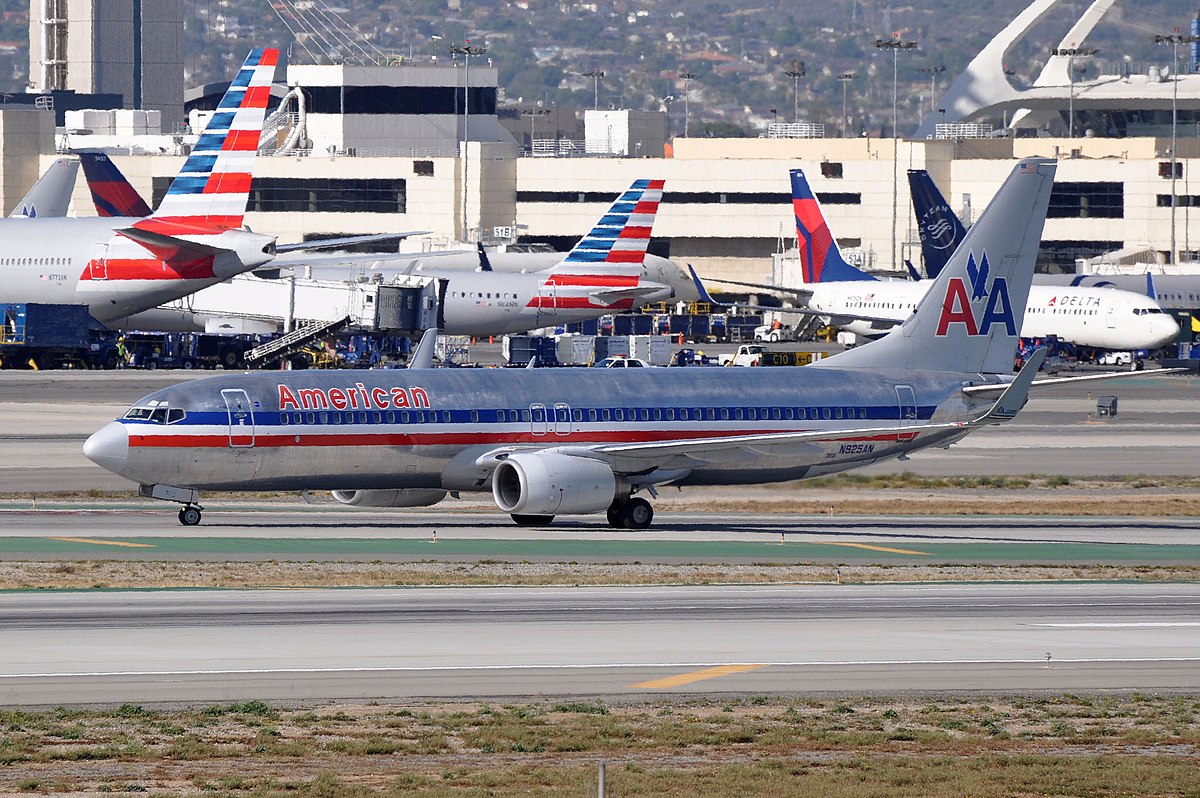 File:American Airlines, Boeing 737-823(WL), N969AN - LAX (22300501588).jpg  - Wikimedia Commons