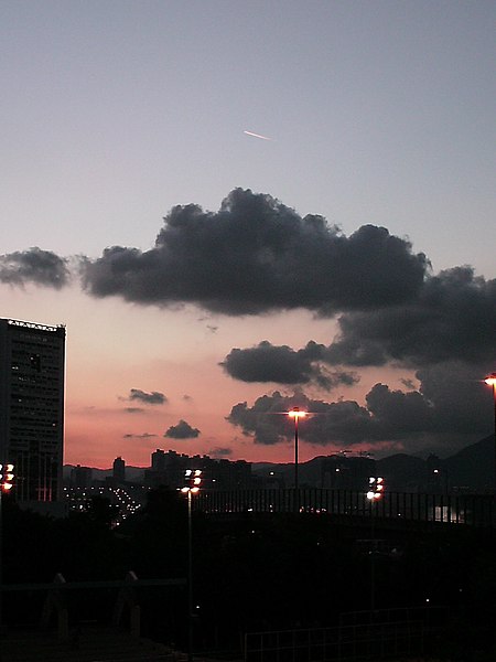 File:An UFO flying around Taikoo Shing (above the middle black cloud) - panoramio.jpg