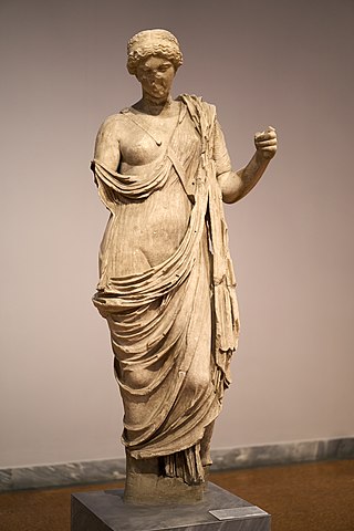 <i>Armed Aphrodite</i> (NAMA 262) Sculpture of Aphrodite Areia