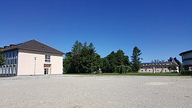 Behördenzentrum, ehem. SS-Junkerschule (Südseite)