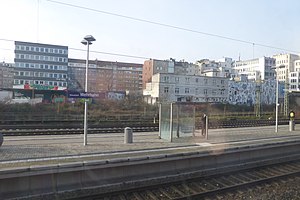 Bahnhof hotel Duesseldorf Wehrhahn platform 2014 12 26.jpg