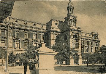 ~1918 'Bakı Şurası' Binası (Hal hazırda Bakı Şəhəri İcra hakimiyyəti)