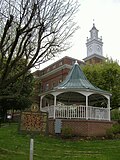 Thumbnail for File:Barren County Kentucky courthouse gazebo.jpg