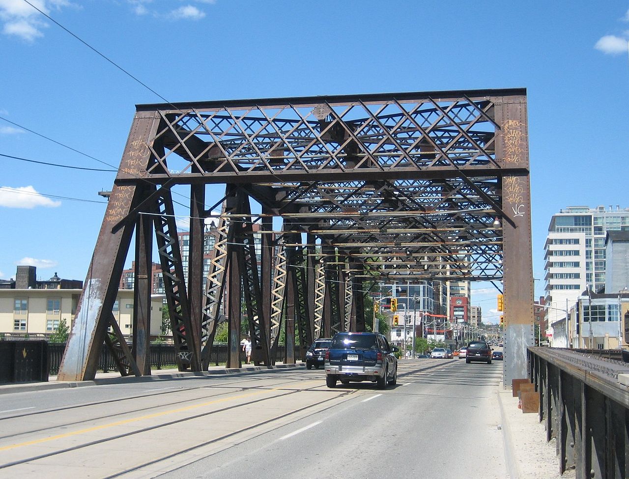 1280px-Bathurst_Street_Bridge.jpg