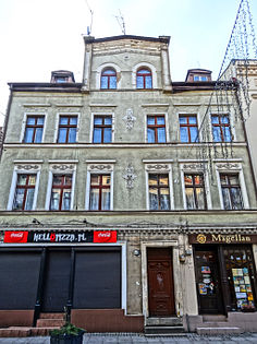 Facade of N°58