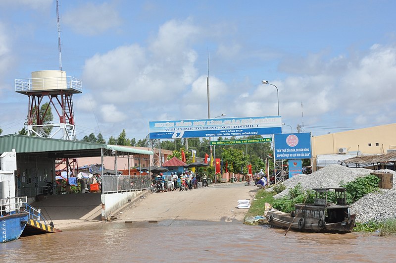 File:Ben pha thuong thoi tien, hong ngu - panoramio.jpg