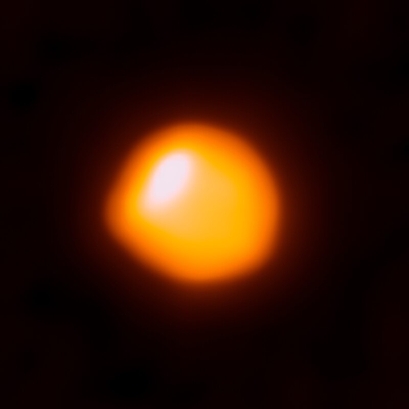 Betelgeuse captured by ALMA.jpg