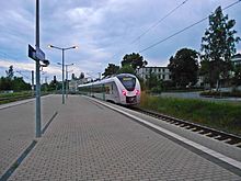Seit Juni 2016 verkehrt die MRB am Bahnhof