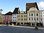 Blick aus der Enggasse auf das Ensemble am Ludwigsplatz in Straubing.