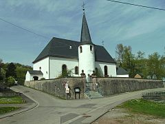 Kirke med rundt tårn i Bebelsheim