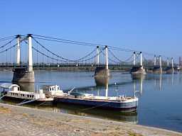 Pont suspendu à Montjean-sur-Loire