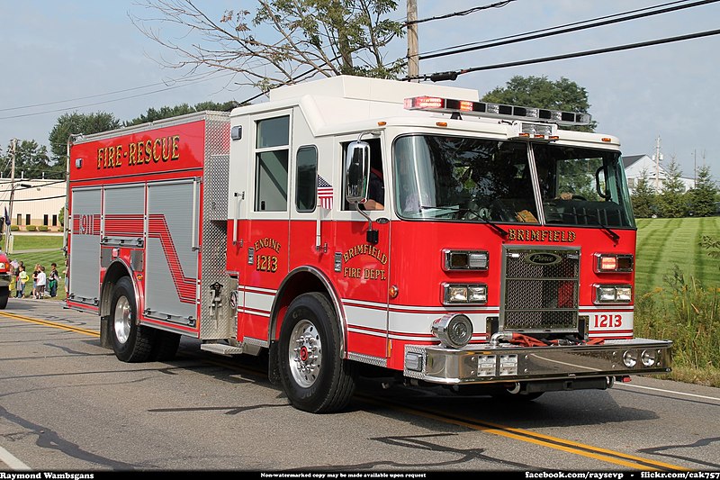 File:Brimfield Fire Department Engine 1213 (15113332099).jpg