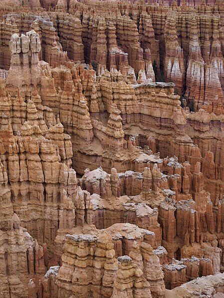 File:Bryce Canyon hoodoos.jpg