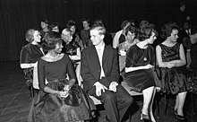 DAAD official reception in 1961 Bundesarchiv B 145 Bild-F011970-0006, Bonn, Beethovenhalle, Veranstaltung des DAAD.jpg