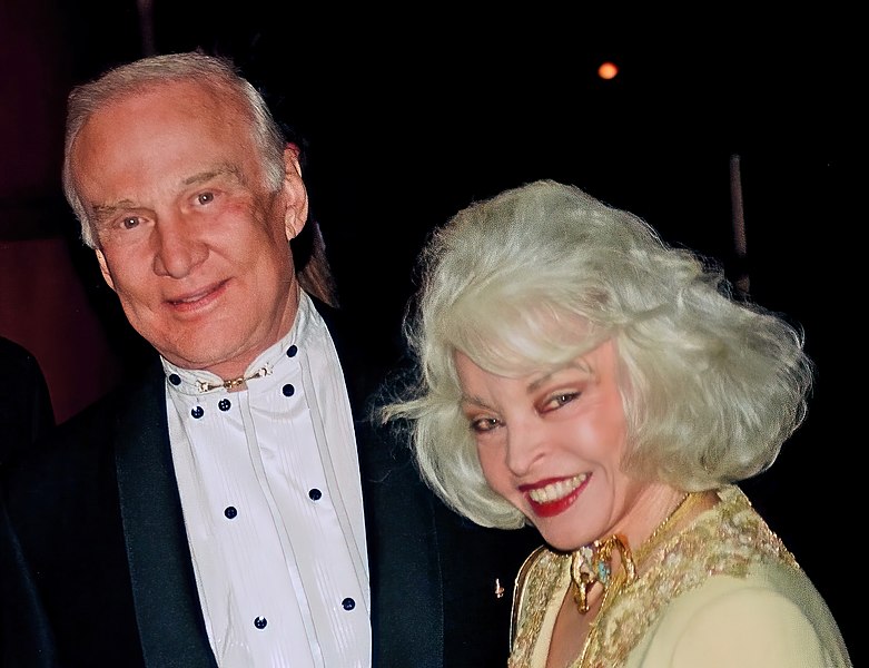 File:Buzz Aldrin and wife the late Lois Driggs 2 (48426304911).jpg