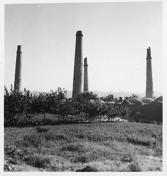 File:CH-NB - Afghanistan, Herat- Musalla-Komplex - Annemarie Schwarzenbach - SLA-Schwarzenbach-A-5-19-172.jpg