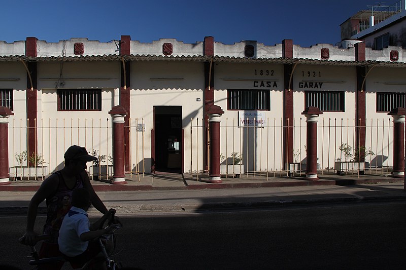 File:Calle Isabel Rubio, Fábrica de bebidas Casa Garay ("Guajabita del Pinar") - panoramio.jpg